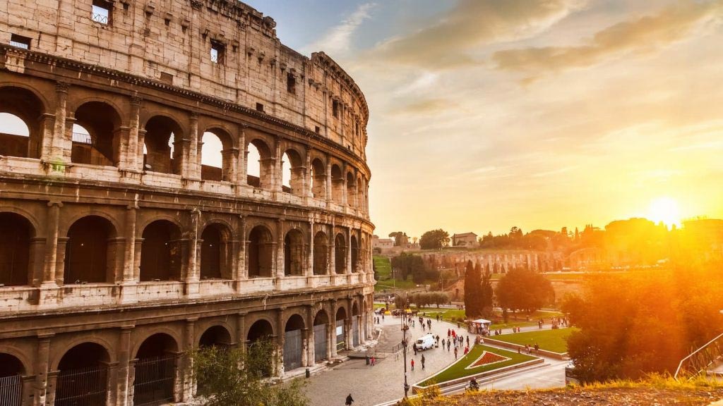 Colosseo al tramonto a Roma