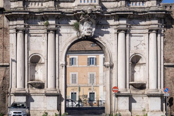 Porta Portese Roma storia e mercato